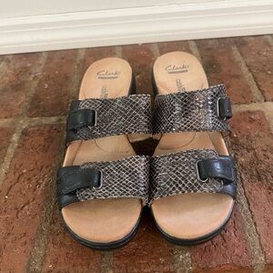CLARKS Women's DELANA FENELA Snake Print Leather Sandals Black Sz 8